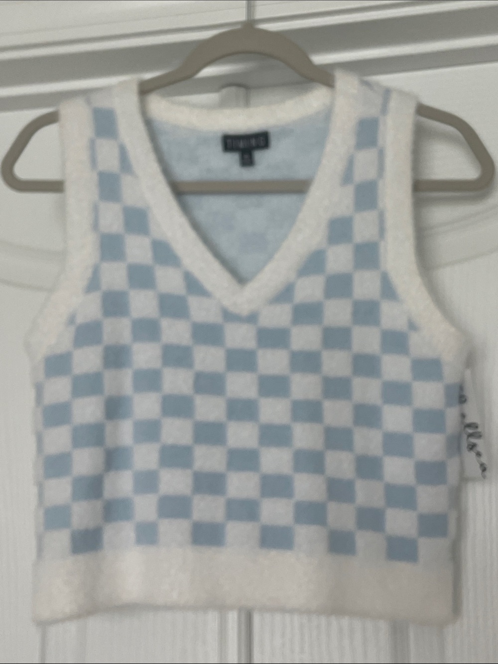 NWT Timing Shayla, White & Light Blue Checkered Fuzzy Sweater Vest..Small